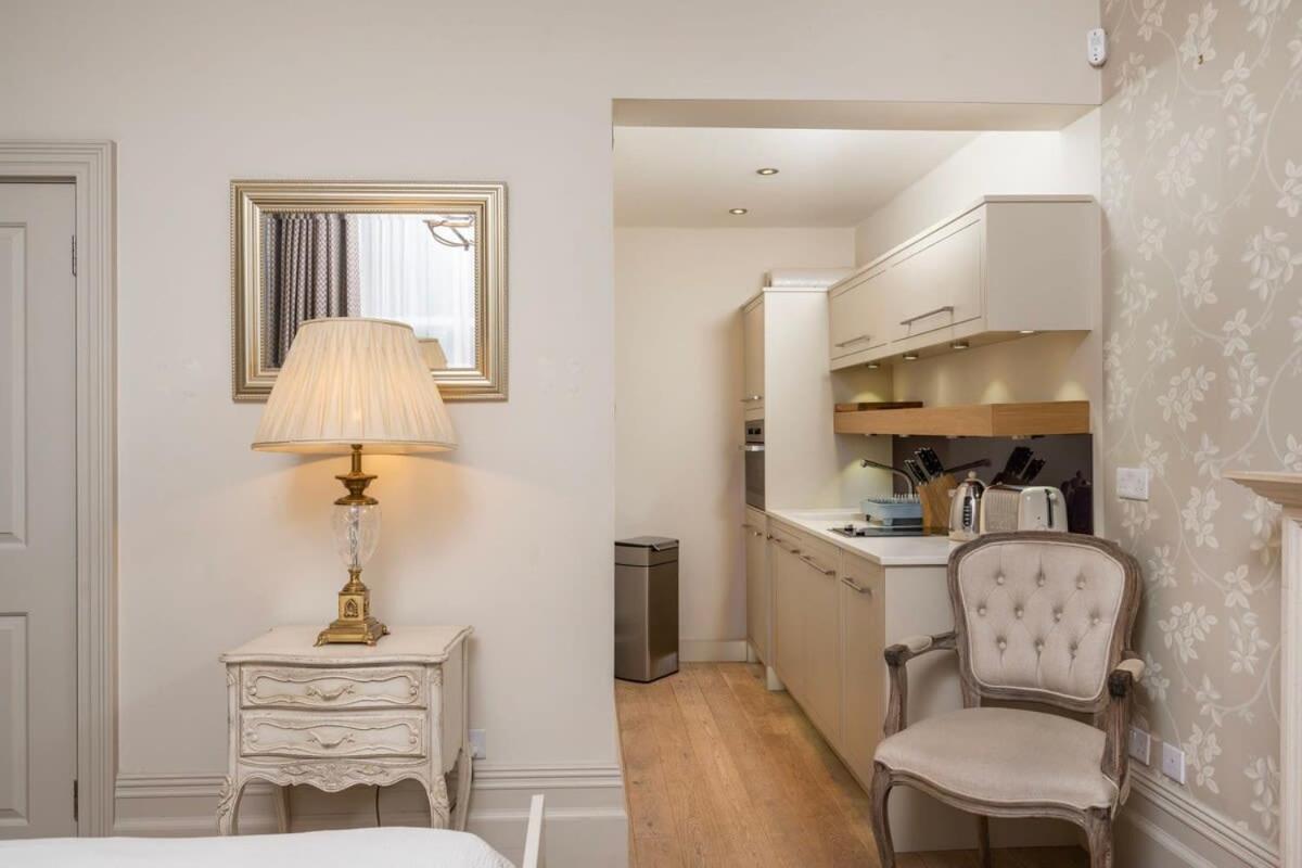 Charming Chelsea Studio Your Cozy Urban Retreat Londra Exterior foto